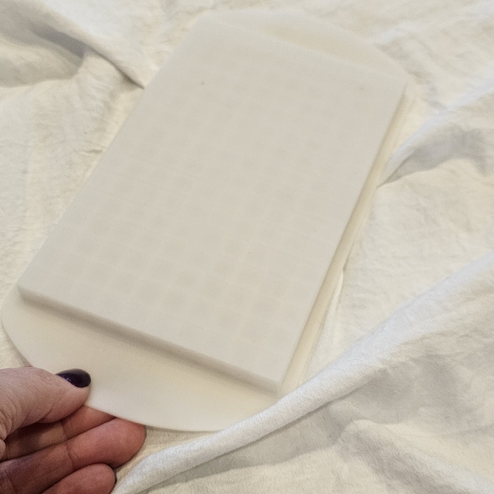 Silicone ice cube mold - Picture 2 of 3